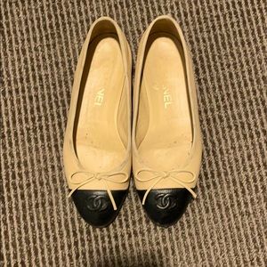 Chanel classic flats